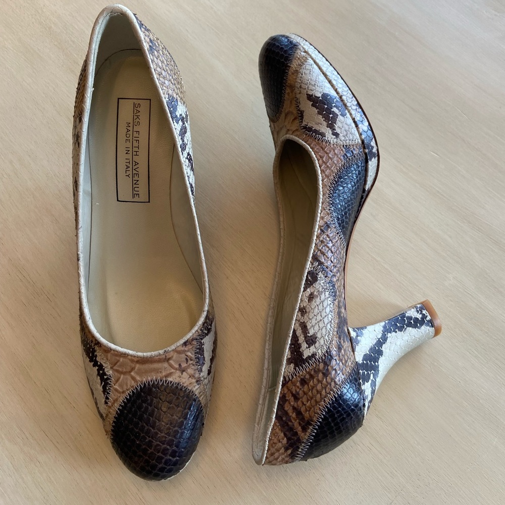 NWOT Saks Fifth Avenue snake print heels